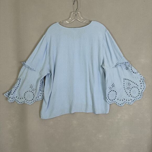 Chico’s Top Women Plus SZ 16 Eyelet Bell Sleeve Lightweight Feminine Casual - Picture 2 of 16